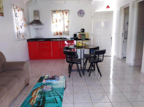 Maison de 2 chambres avec piscine partagee jardin clos et wifi a Le Moule